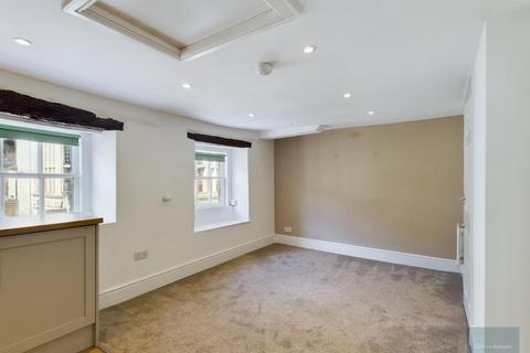 Flat 3, 3 Bull Pit, Bradford-on-avon, BA15 1NB