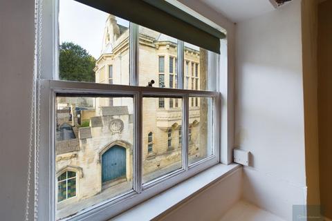 Flat 3, 3 Bull Pit, Bradford-on-avon, BA15 1NB