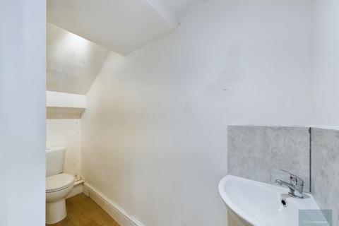 Flat 3, 3 Bull Pit, Bradford-on-avon, BA15 1NB