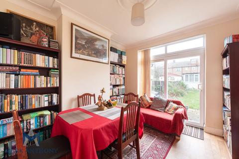 3 bedroom semi-detached house for sale, Waverley Avenue, E4