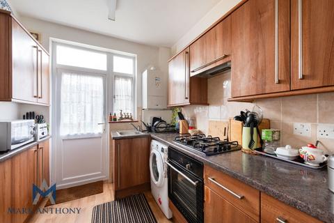 3 bedroom semi-detached house for sale, Waverley Avenue, E4