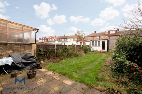 10 Waverley Avenue, London, E4 8HT