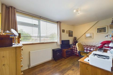 7 Halifax Drive, Worcester, WR2 4DR