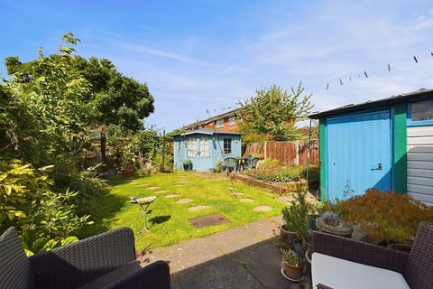 7 Halifax Drive, Worcester, WR2 4DR