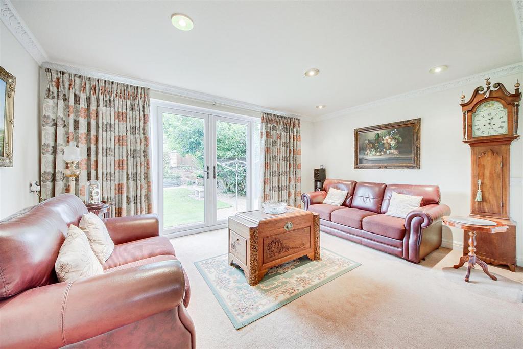 Sitting Room / Dining