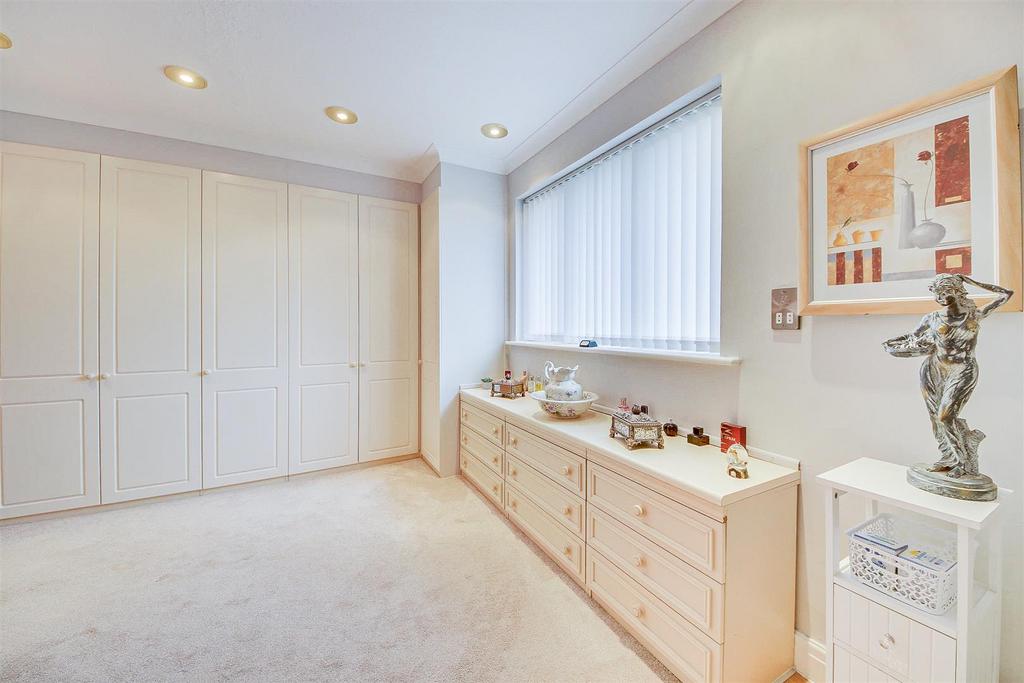 Ensuite / Dresser