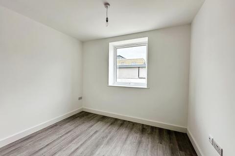 1 bedroom flat to rent, Card House, Bingley Road, Bradford, West Yorkshire, BD9