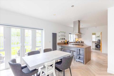 31 Kings View Crescent, Ratho, Newbridge, EH28 8AF
