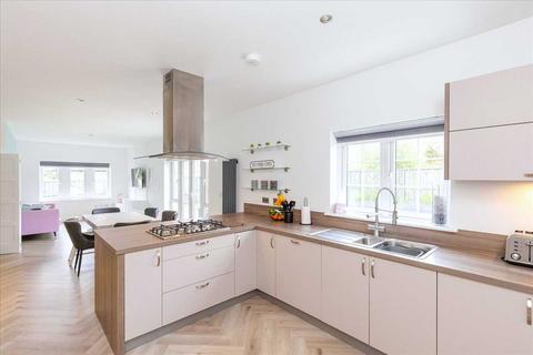 31 Kings View Crescent, Ratho, Newbridge, EH28 8AF