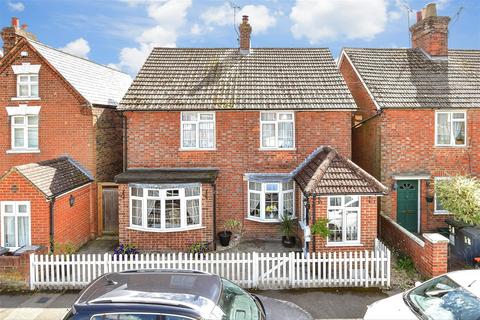 3 bedroom detached house for sale, The Freehold, East Peckham, Tonbridge, Kent