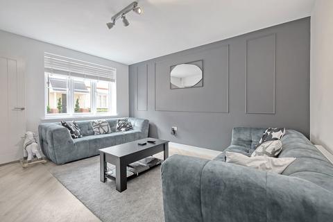 25 Abingdon Close, Basildon, SS15 6LJ