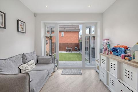 25 Abingdon Close, Basildon, SS15 6LJ