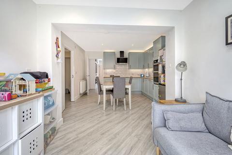 25 Abingdon Close, Basildon, SS15 6LJ