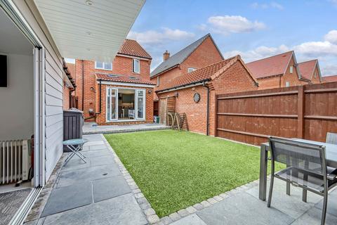 25 Abingdon Close, Basildon, SS15 6LJ