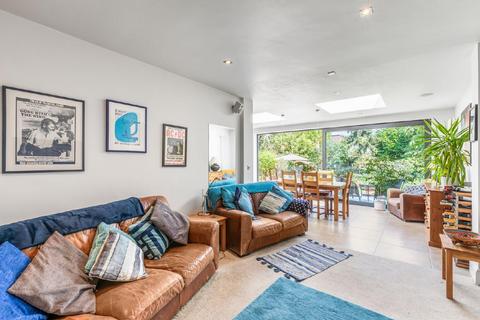 10 Studland Road, Kingston Upon Thames, KT2 5HJ