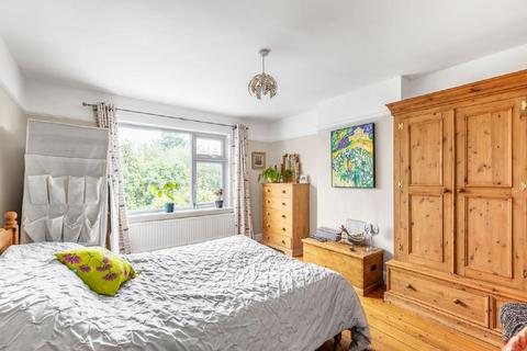 10 Studland Road, Kingston Upon Thames, KT2 5HJ
