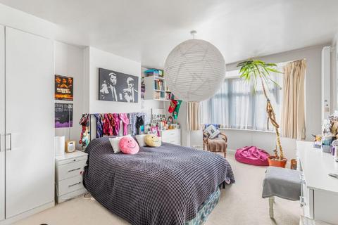 10 Studland Road, Kingston Upon Thames, KT2 5HJ
