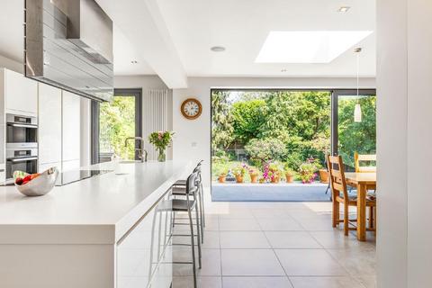 10 Studland Road, Kingston Upon Thames, KT2 5HJ