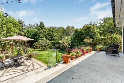 10 Studland Road, Kingston Upon Thames, KT2 5HJ