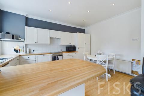 330 Central Avenue, Southend-on-sea, SS2 4EG