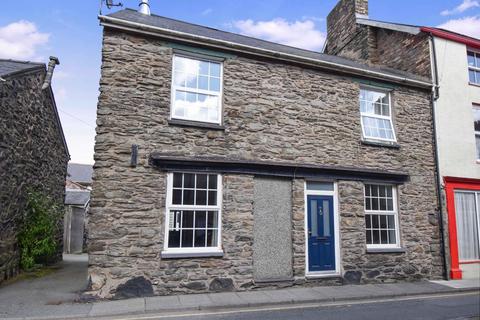 5 bedroom townhouse for sale, Tegid Street, Y Bala