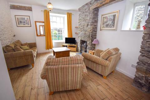 5 bedroom townhouse for sale, Tegid Street, Y Bala