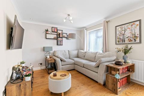 5 Wilberforce Close, Crawley, RH11 9TD