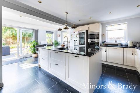 12 Broom Close, Taverham, Norwich, NR8 6FS