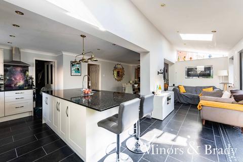 12 Broom Close, Taverham, Norwich, NR8 6FS