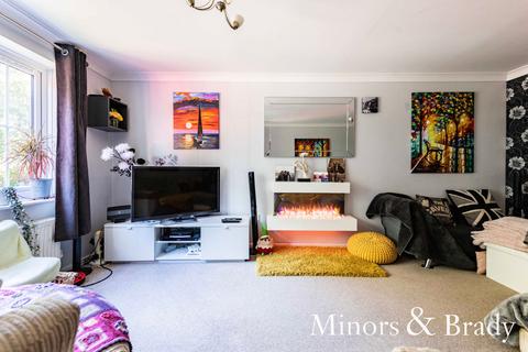 12 Broom Close, Taverham, Norwich, NR8 6FS
