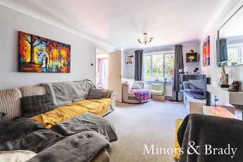 12 Broom Close, Taverham, Norwich, NR8 6FS