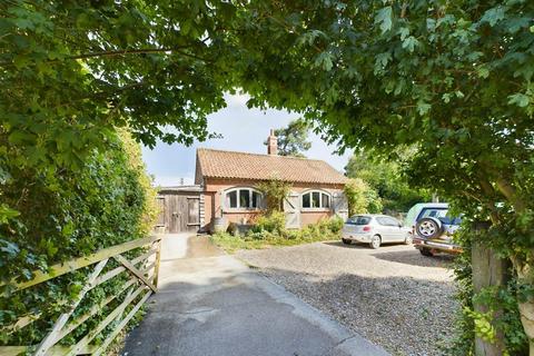 3 bedroom detached bungalow for sale, Thackers Lane, Tathwell LN11