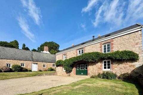 4 bedroom detached house to rent, The Barn, Grouville