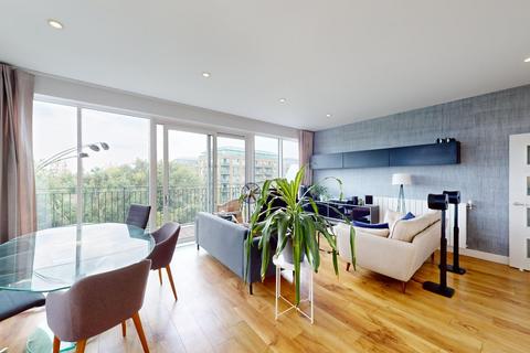 3 bedroom apartment for sale, Embry Road, London, SE9