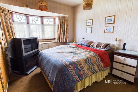 32 Meadowview Road, Epsom, KT19 9UB