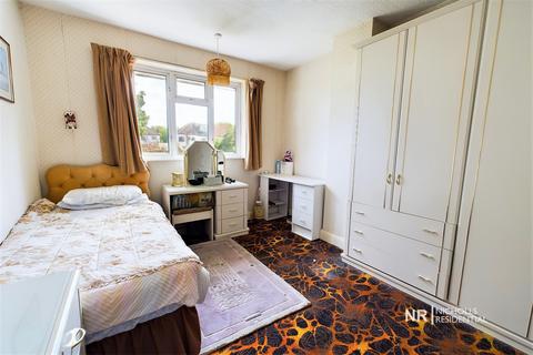 32 Meadowview Road, Epsom, KT19 9UB