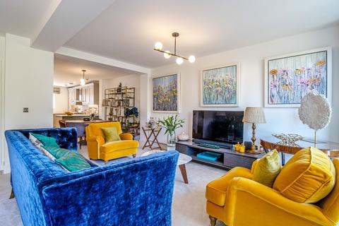 3 bedroom house for sale, John Martin Gardens, Standish, Stonehouse, Gloucestershire, GL10