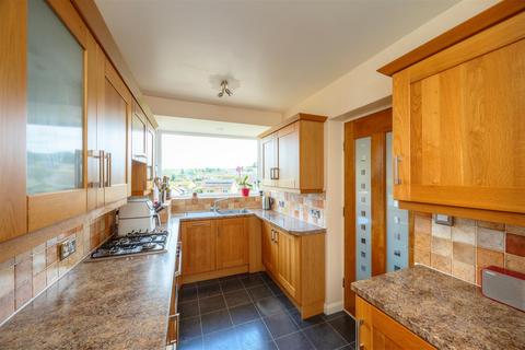 29 Everard Drive, Sheffield, S17 4NE