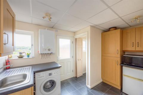 29 Everard Drive, Sheffield, S17 4NE