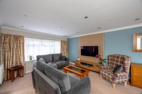 29 Everard Drive, Sheffield, S17 4NE