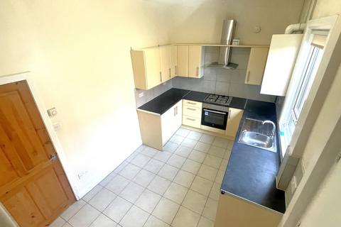 3 bedroom terraced house to rent, Cavendish Road, Preston PR1