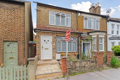 3 bedroom end of terrace house for sale, Gloucester Road, Croydon