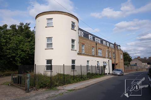 1 bedroom ground floor flat for sale, Dover Road East, Gravesend