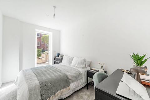 2 bedroom flat for sale, South Oxhey Central, Watford WD19