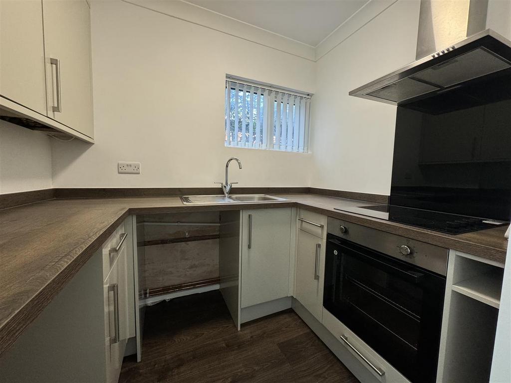 For Sale by Aspire Residential - Clive Court