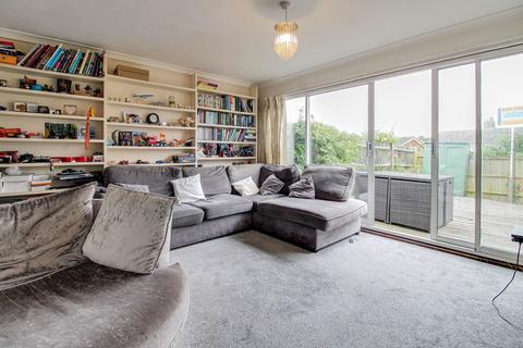 8 Barons Walk, Lewes, BN7 1EX