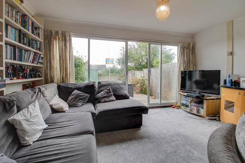 8 Barons Walk, Lewes, BN7 1EX