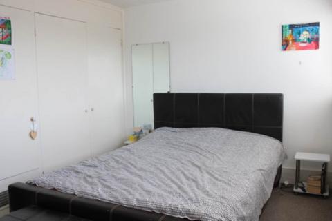 8 Barons Walk, Lewes, BN7 1EX