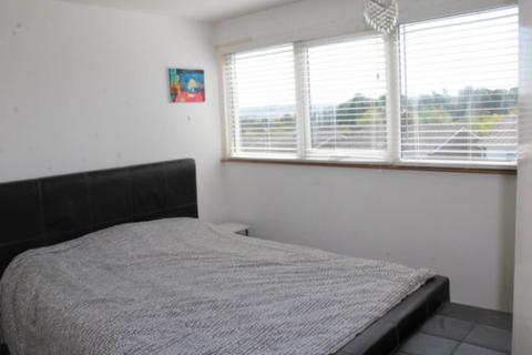 8 Barons Walk, Lewes, BN7 1EX