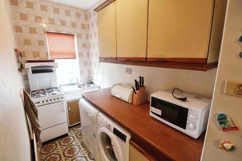 3 bedroom terraced house for sale, Highstone Road, Barnsley